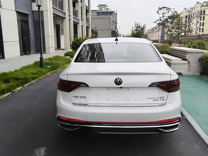 Фото 4 - Volkswagen Sagitar L