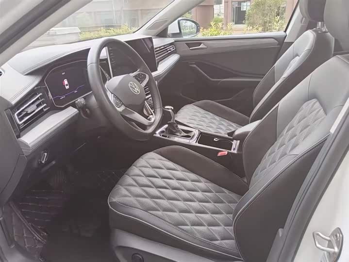 Фото 9 - Volkswagen Sagitar L