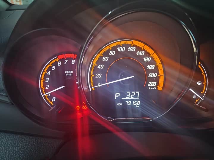 Фото 8 - Toyota Yaris L