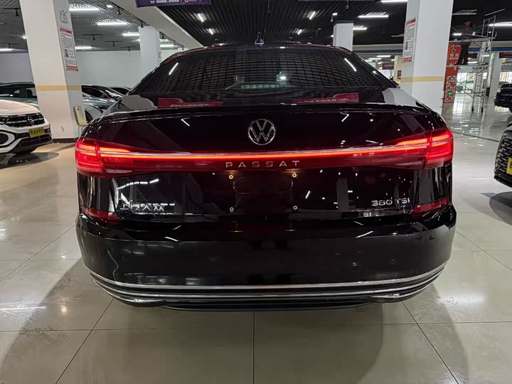 Фото 8 - Volkswagen Passat