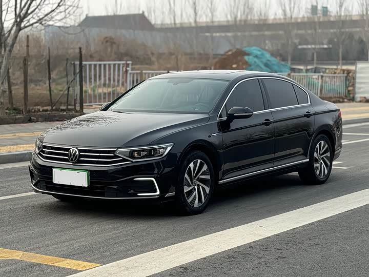 Photo 1 - Volkswagen Magotan GTE Hybrid