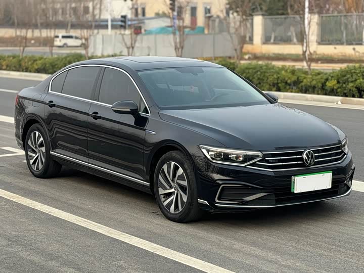 Photo 3 - Volkswagen Magotan GTE Hybrid