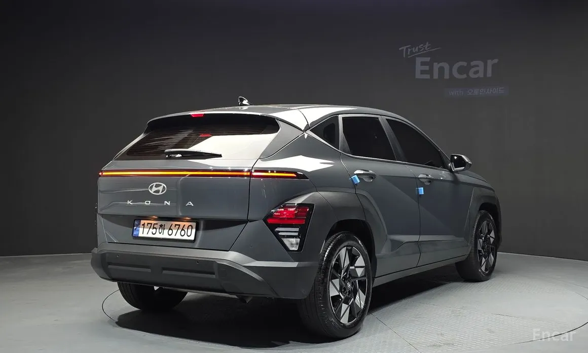 Фото 2 - Hyundai Kona