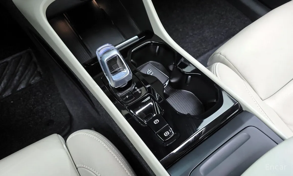 Фото 9 - Volvo XC40