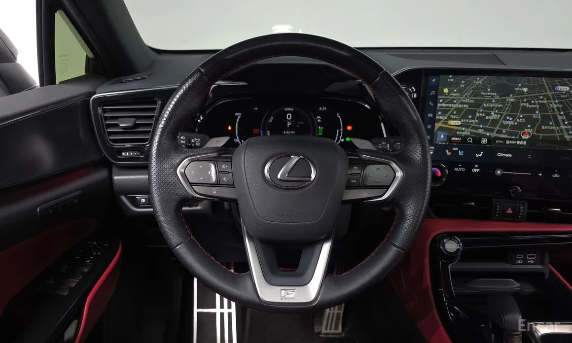 Фото 14 - Lexus NX