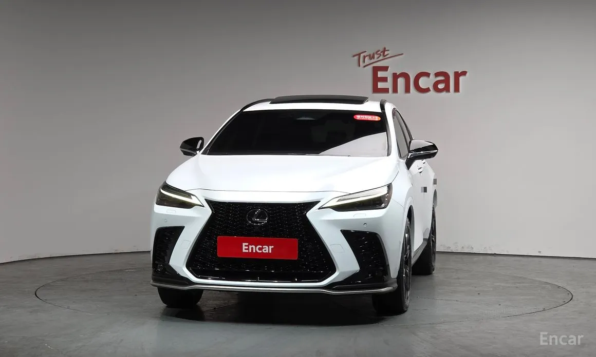 Фото 3 - Lexus NX