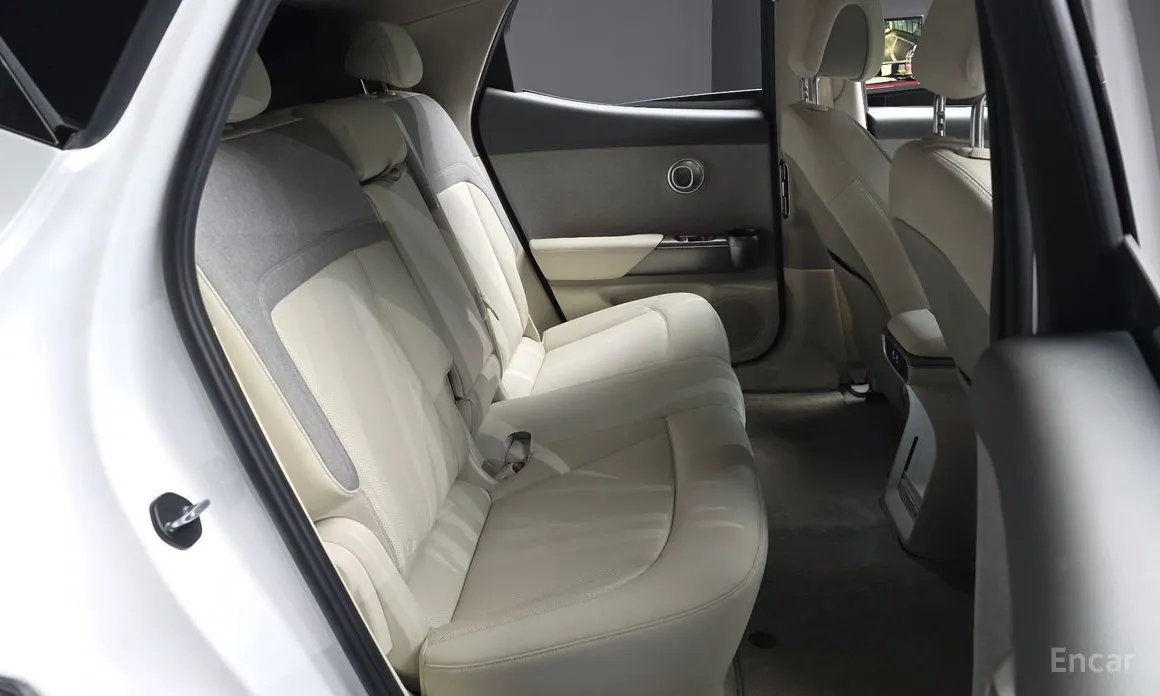 Фото 12 - Genesis GV60