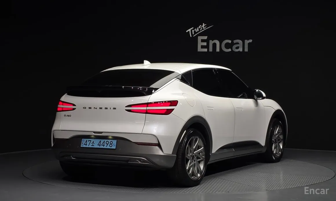 Фото 2 - Genesis GV60