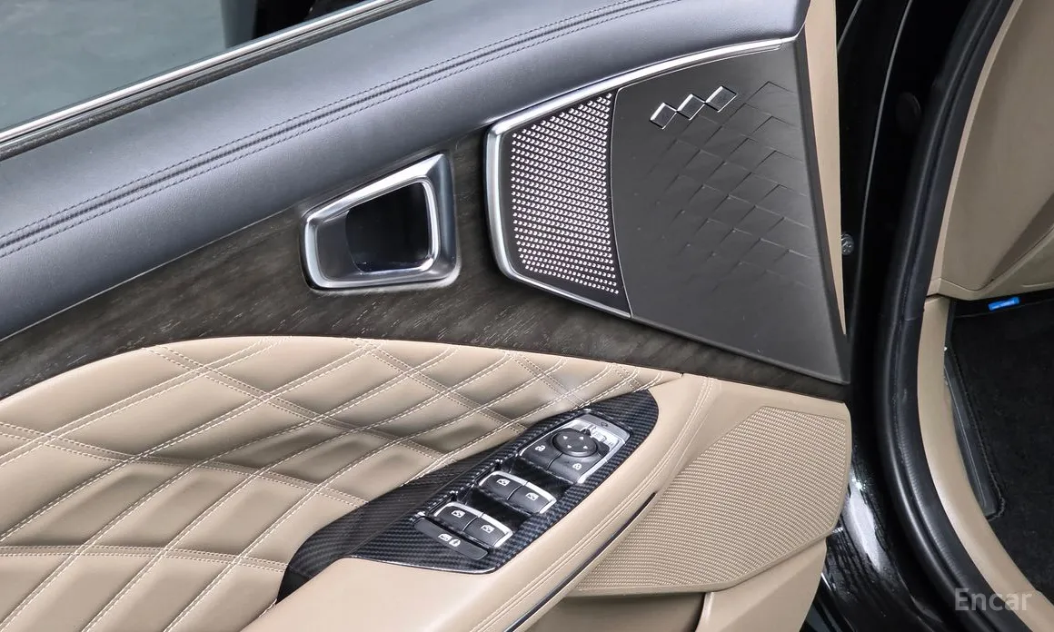 Фото 17 - Kia K8