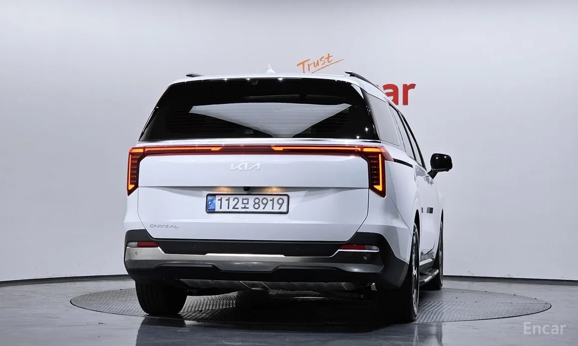 Фото 4 - Kia Carnival