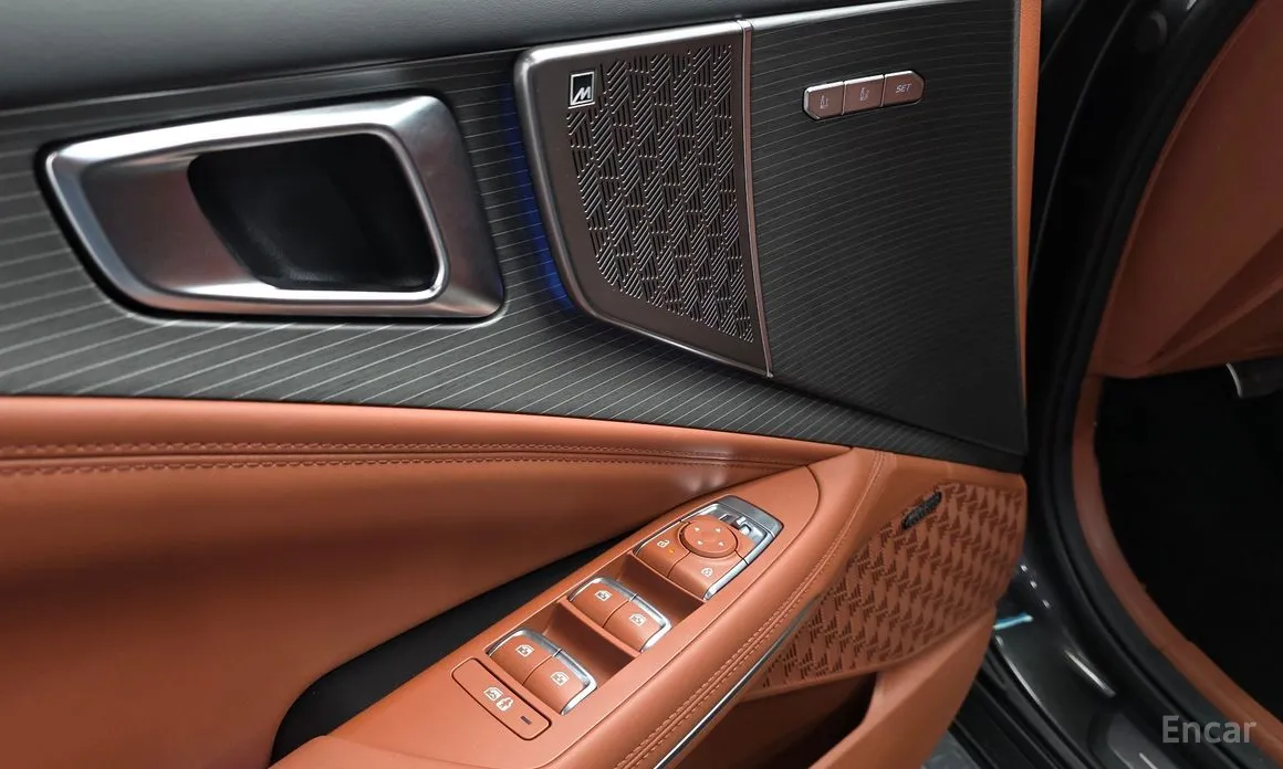 Фото 18 - Kia K8