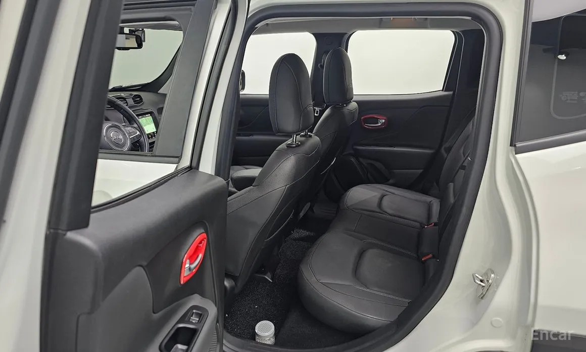 Фото 12 - Jeep Renegade