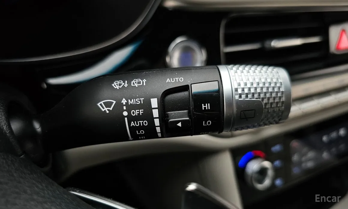 Фото 16 - Genesis G70