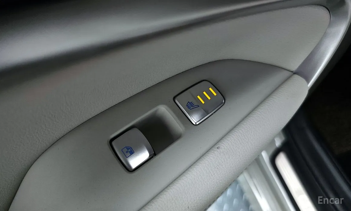 Фото 17 - Genesis G70