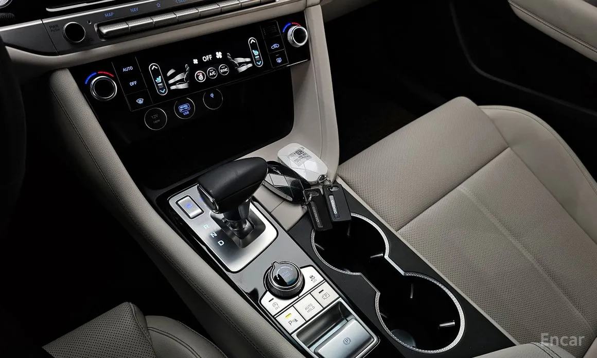 Фото 9 - Genesis G70