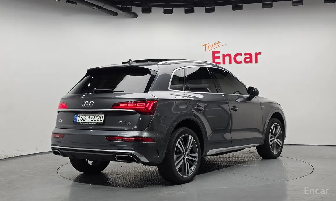 Фото 2 - Audi Q5
