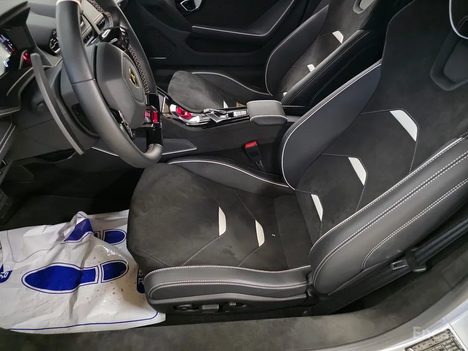 Фото 11 - Lamborghini Huracan