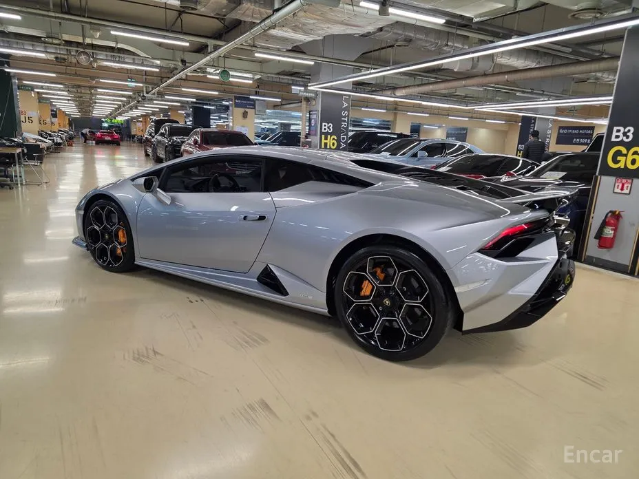 Фото 2 - Lamborghini Huracan