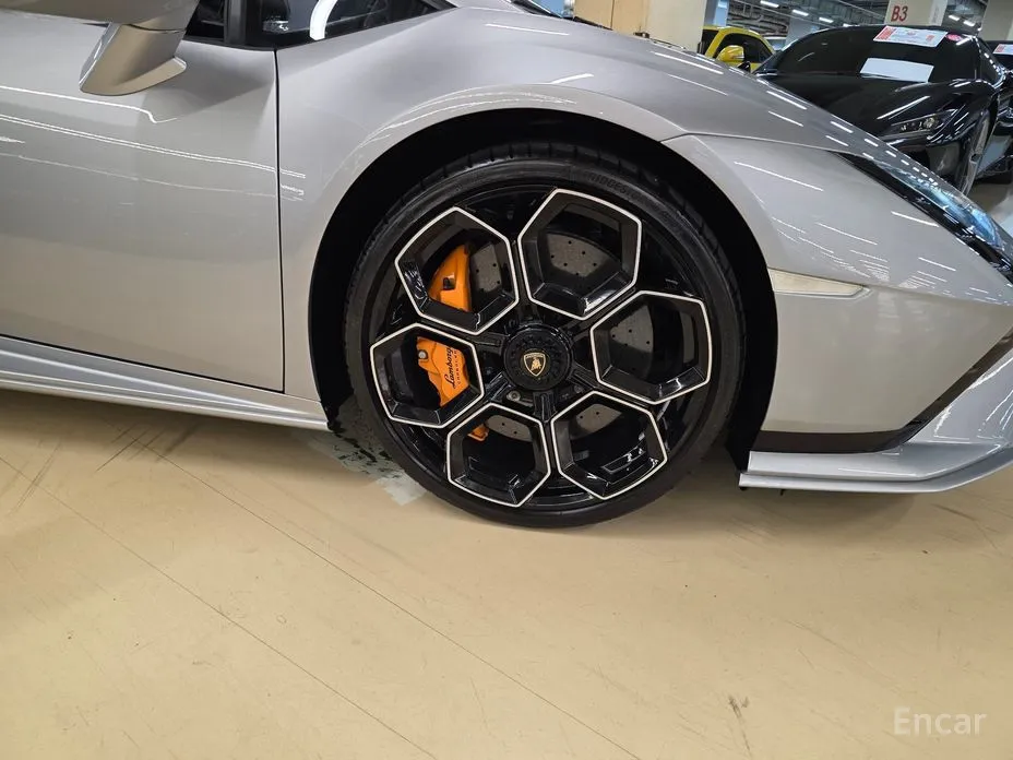 Фото 8 - Lamborghini Huracan