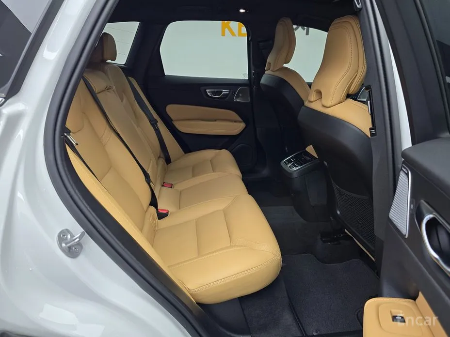 Фото 10 - Volvo XC60