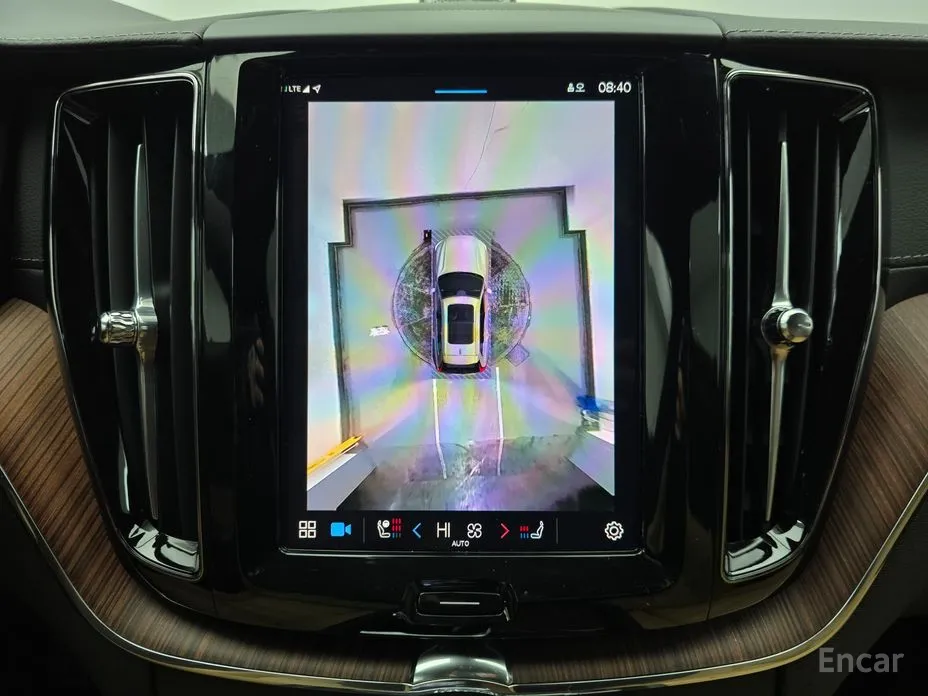 Фото 16 - Volvo XC60