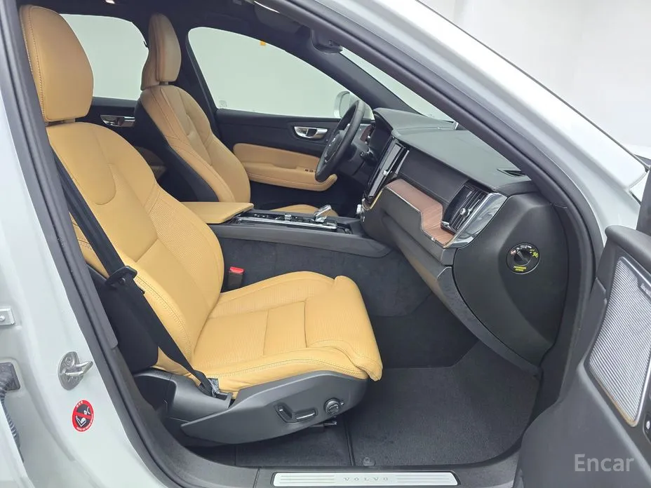 Фото 9 - Volvo XC60