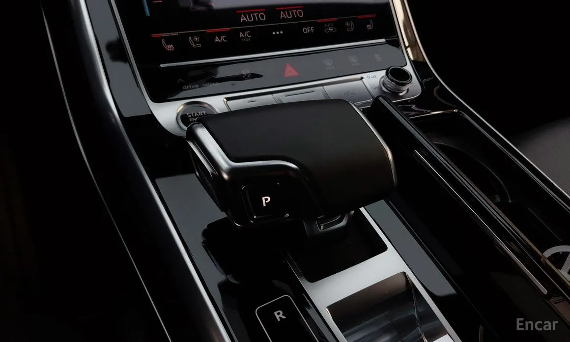 Фото 16 - Audi Q7