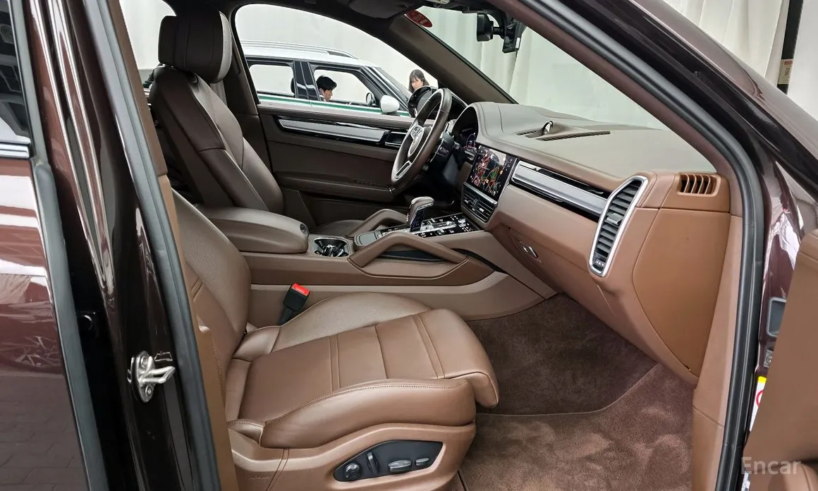 Фото 11 - Porsche Cayenne