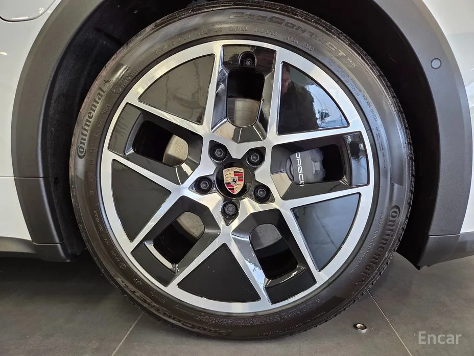 Фото 5 - Porsche Taycan