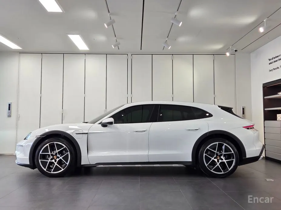 Фото 6 - Porsche Taycan