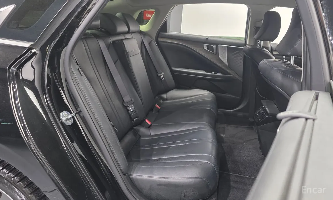 Фото 12 - Kia K8