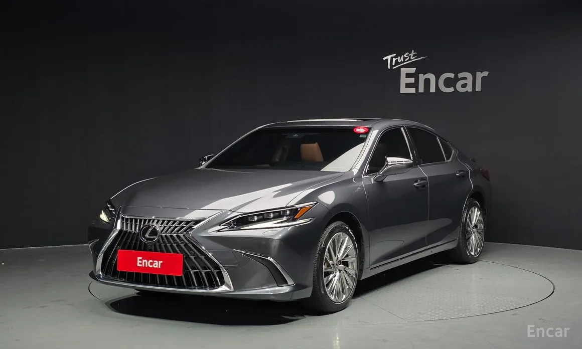 Фото 1 - Lexus ES