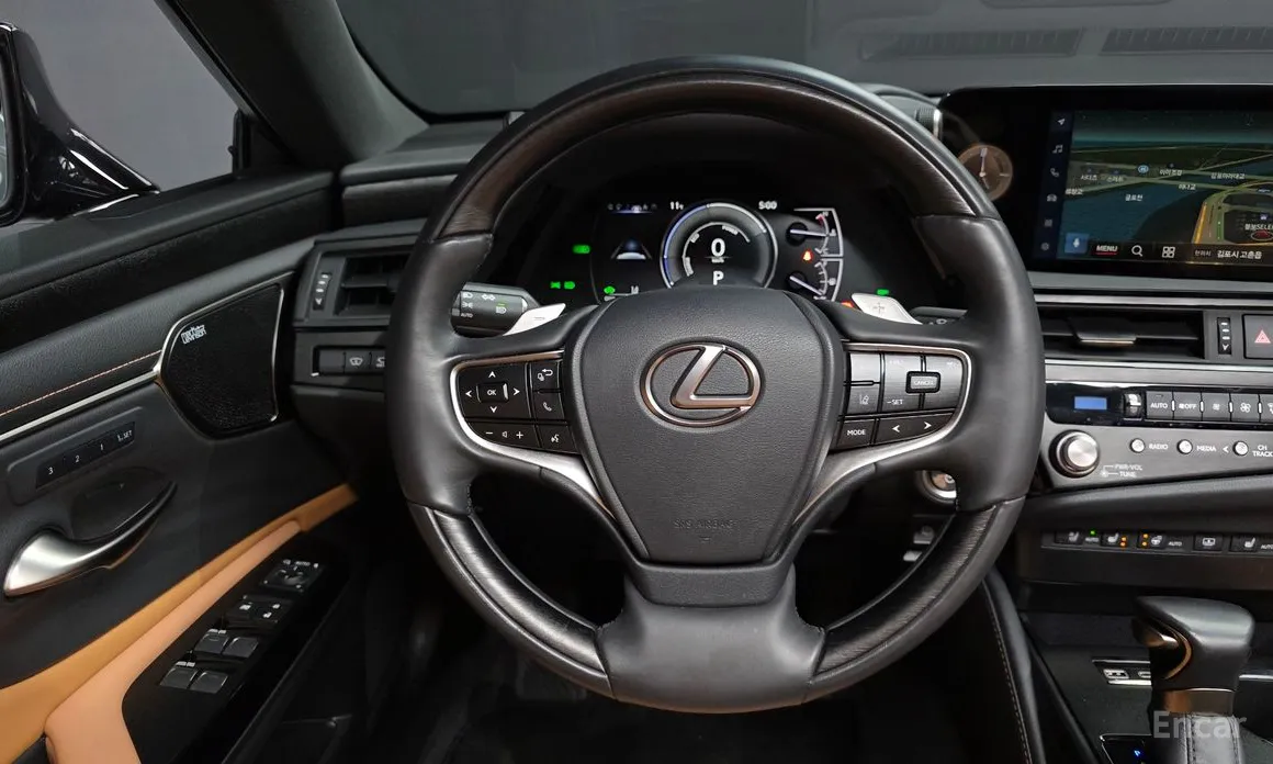 Фото 13 - Lexus ES