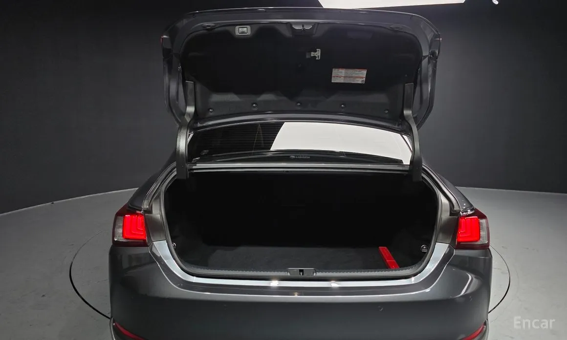 Фото 20 - Lexus ES