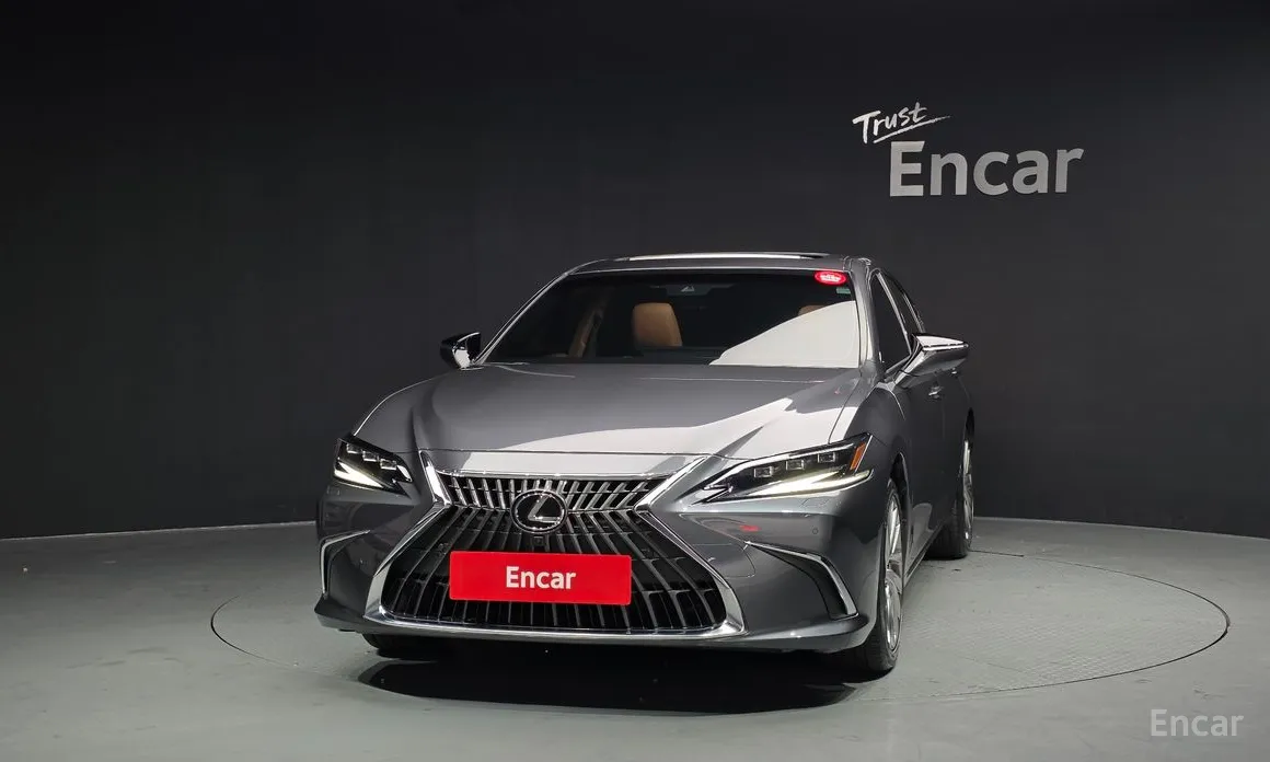 Фото 3 - Lexus ES