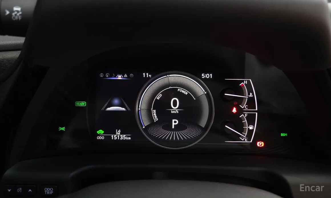 Фото 8 - Lexus ES