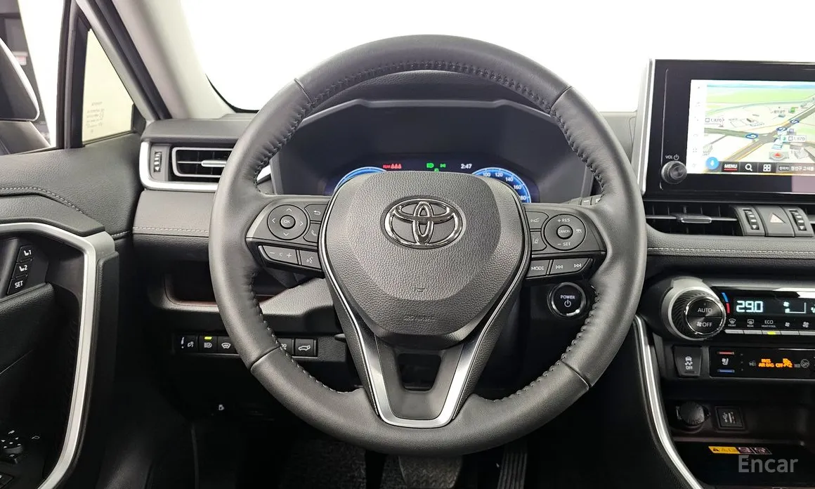 Фото 13 - Toyota RAV4