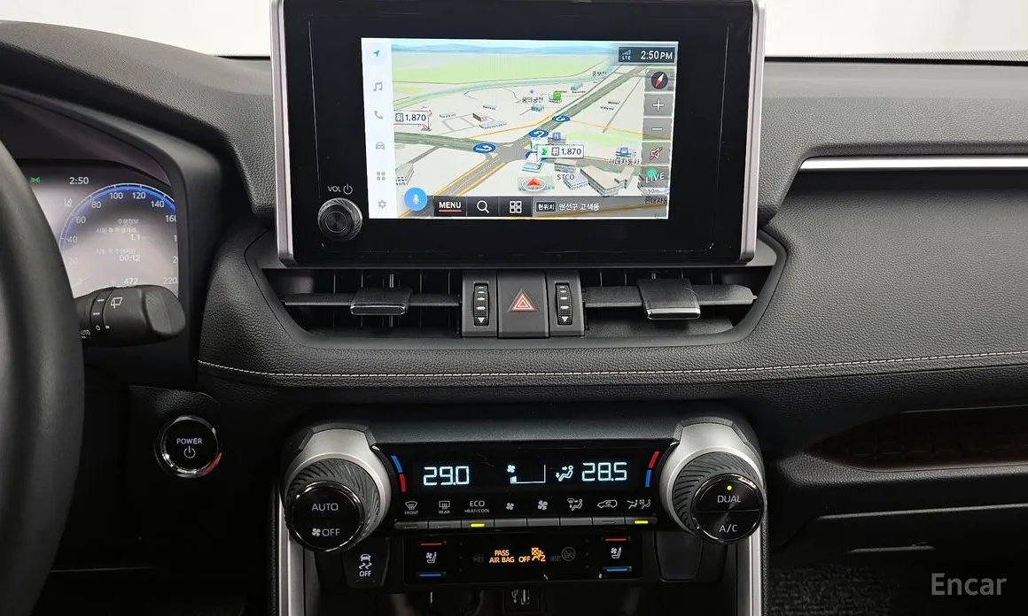 Фото 14 - Toyota RAV4