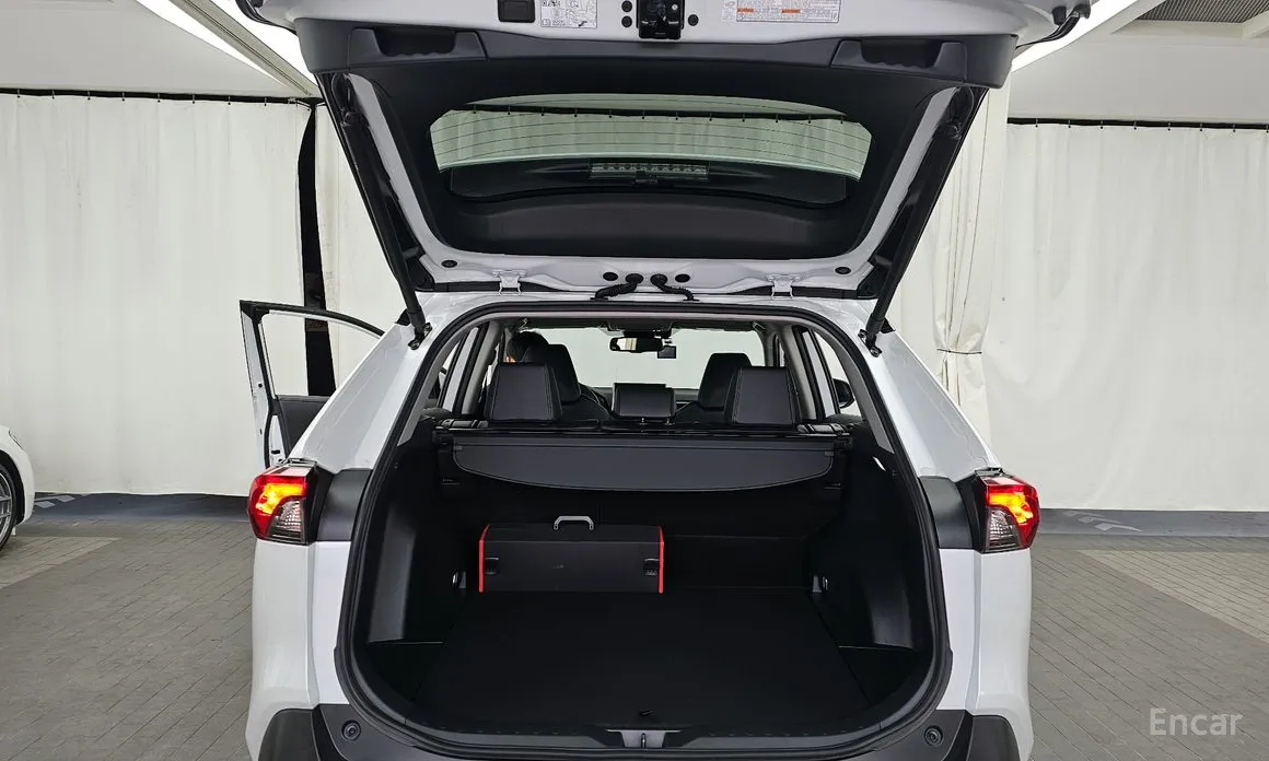 Фото 20 - Toyota RAV4