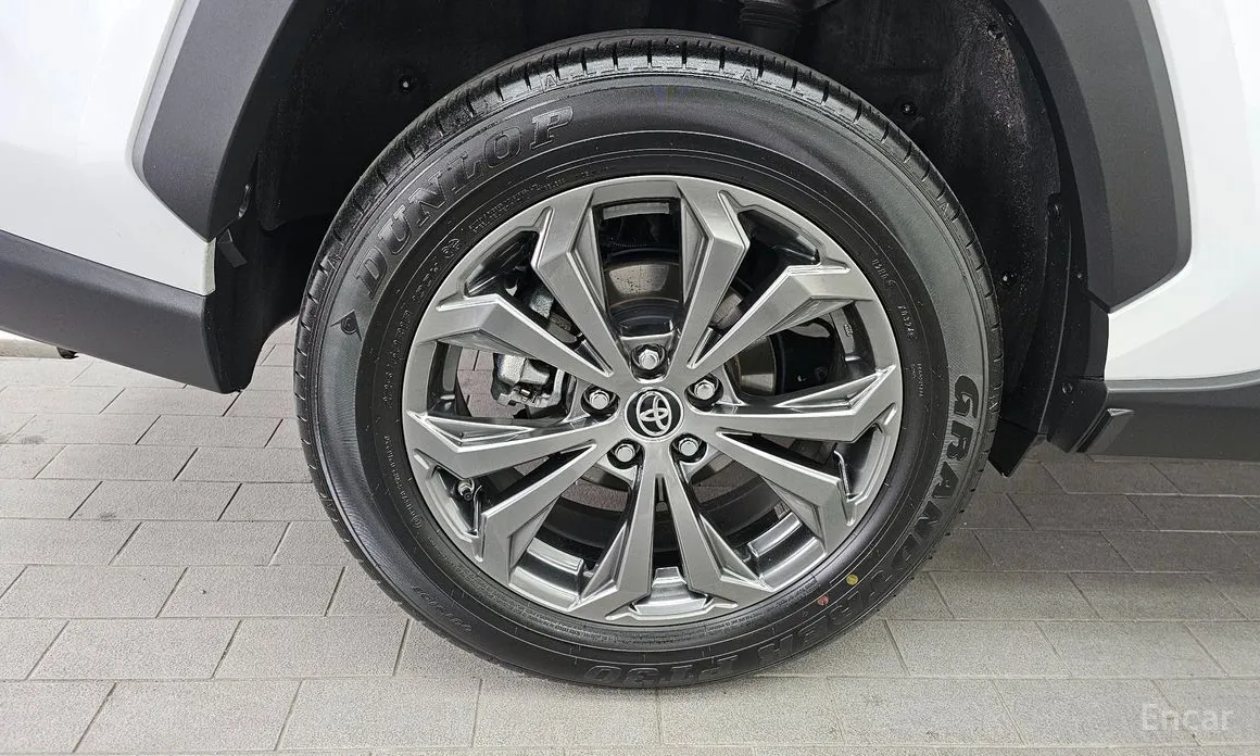 Фото 5 - Toyota RAV4