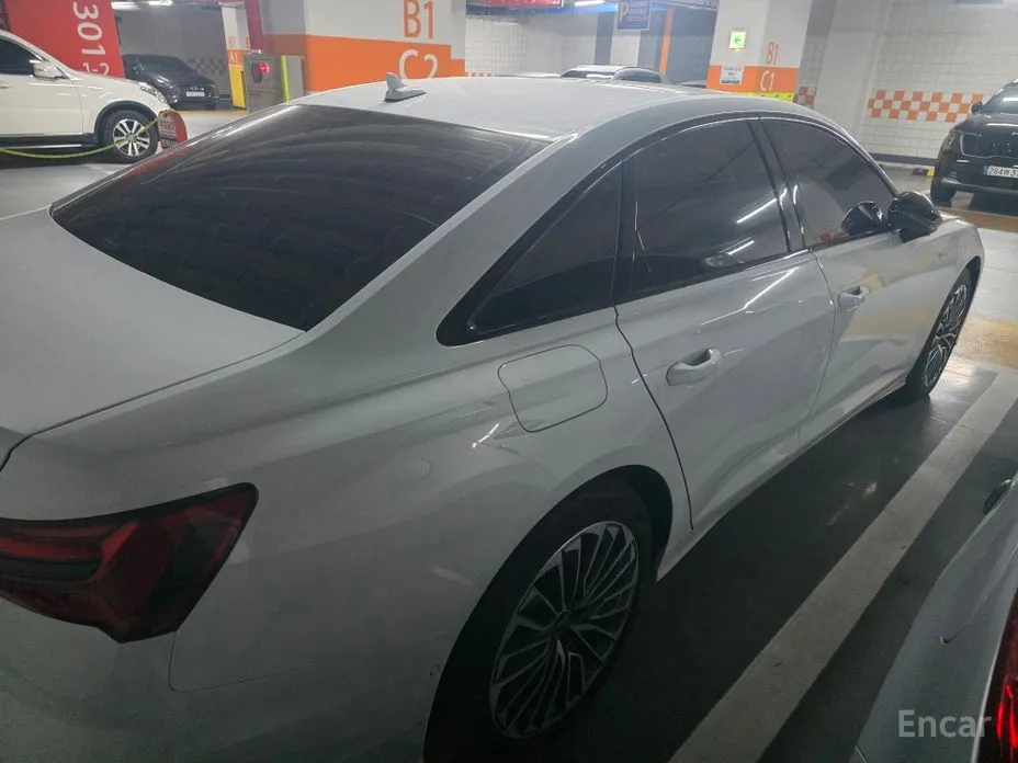 Фото 2 - Audi A6