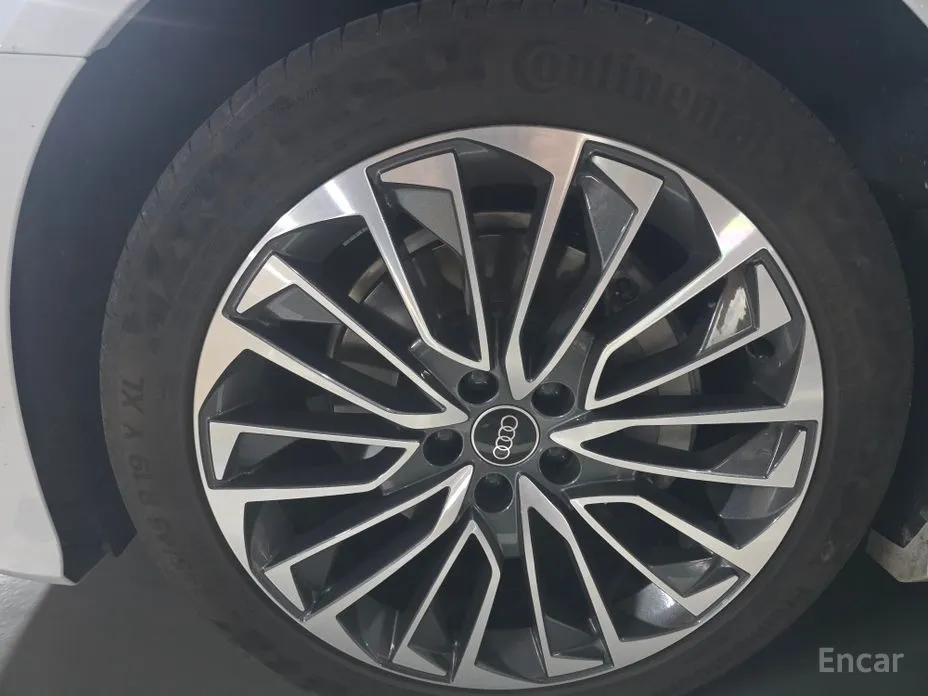 Фото 5 - Audi A6