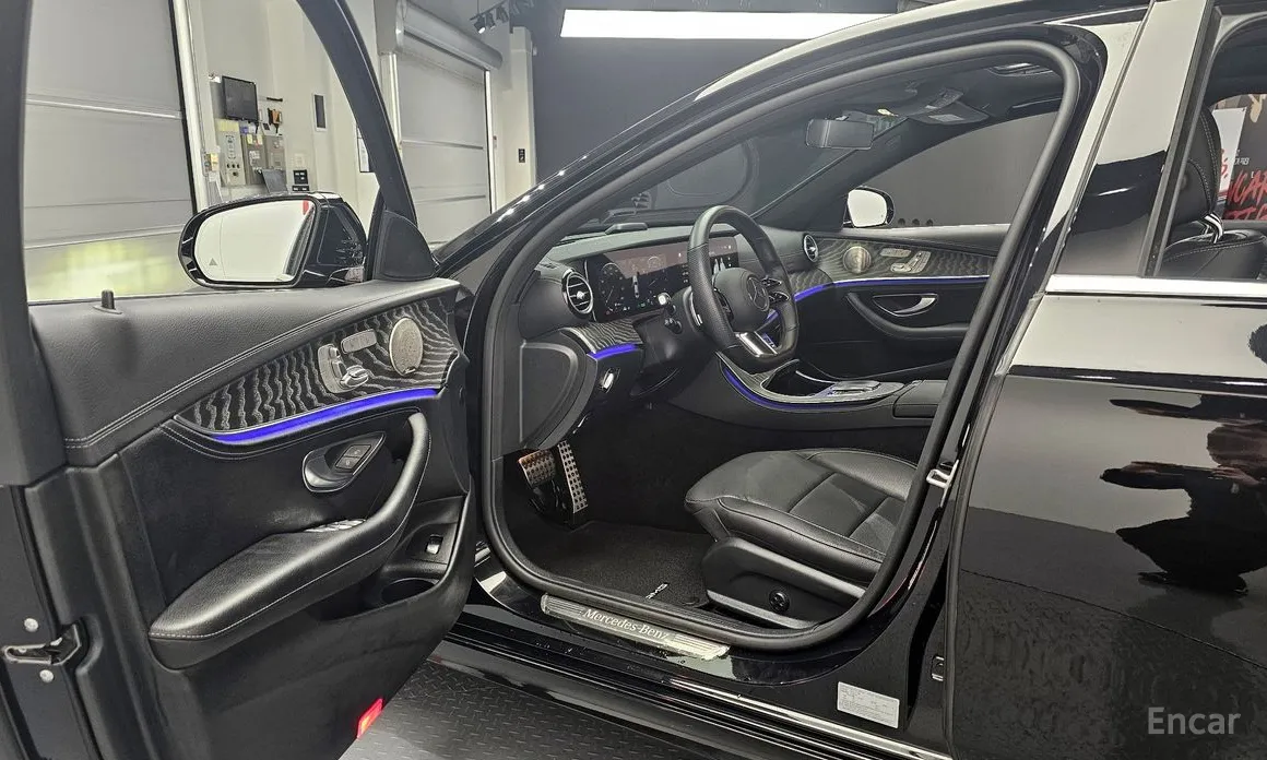 Фото 10 - Mercedes-Benz E-Class