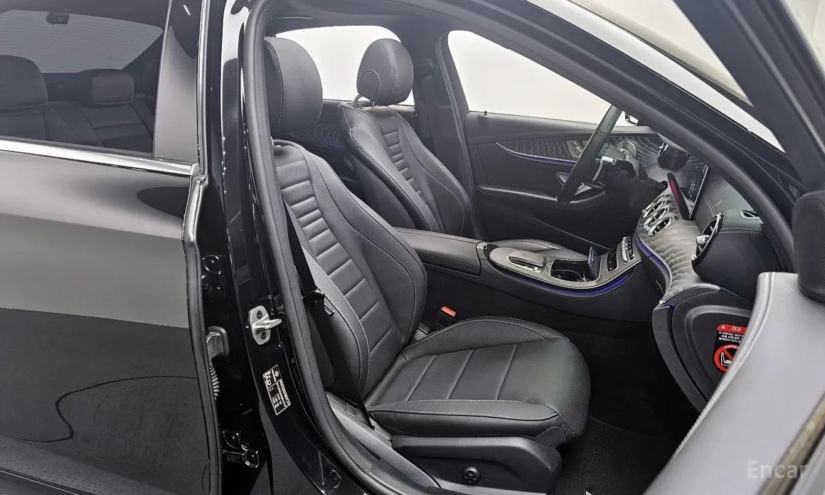 Фото 12 - Mercedes-Benz E-Class