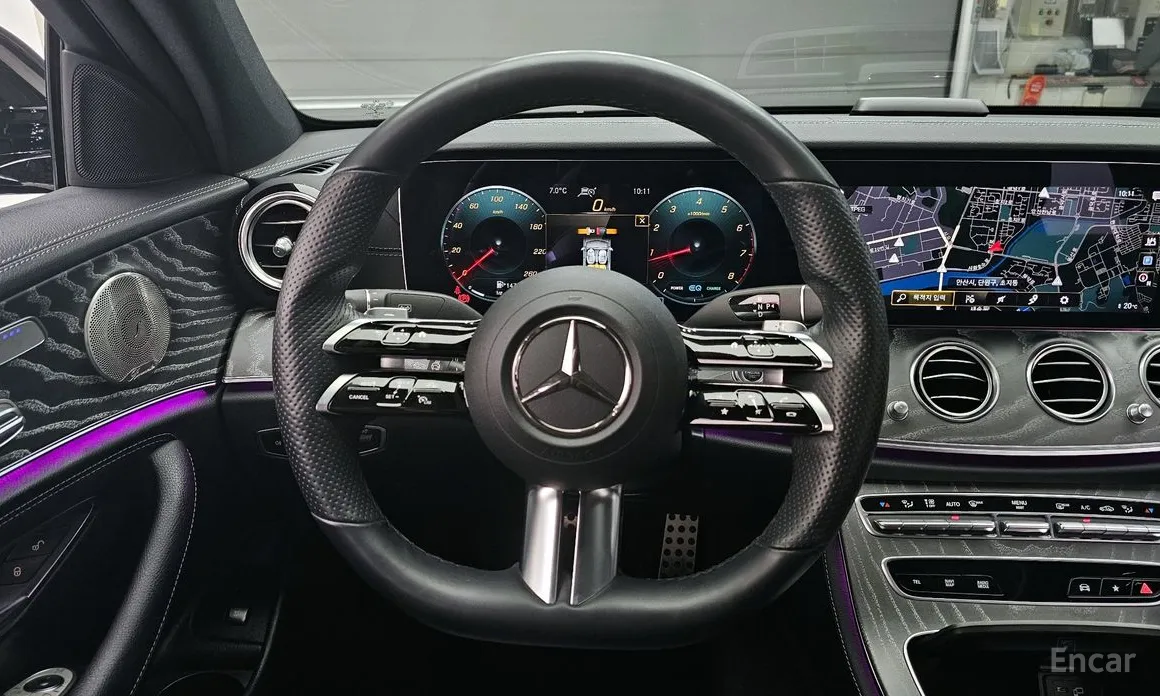 Фото 13 - Mercedes-Benz E-Class