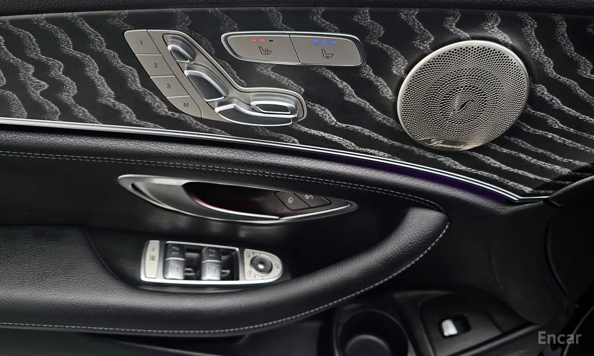 Фото 14 - Mercedes-Benz E-Class