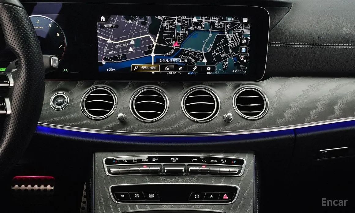 Фото 16 - Mercedes-Benz E-Class