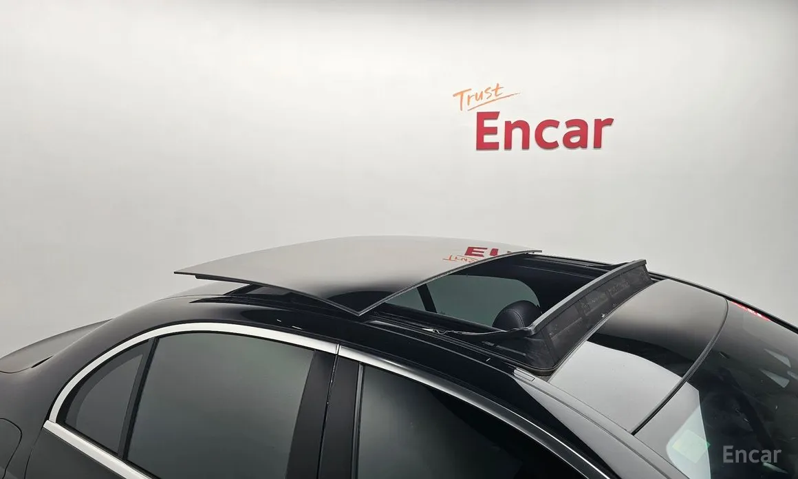 Фото 19 - Mercedes-Benz E-Class