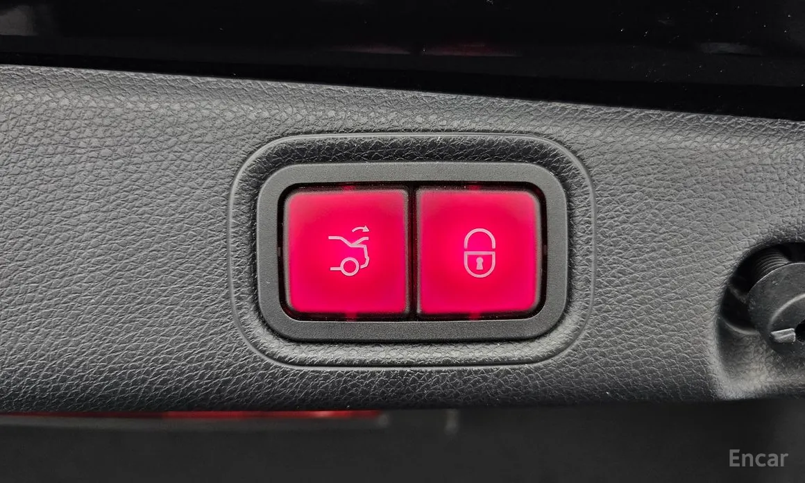 Фото 20 - Mercedes-Benz E-Class