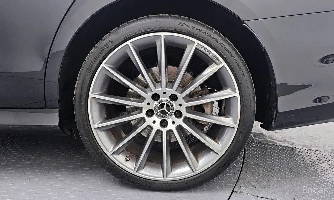 Фото 5 - Mercedes-Benz E-Class